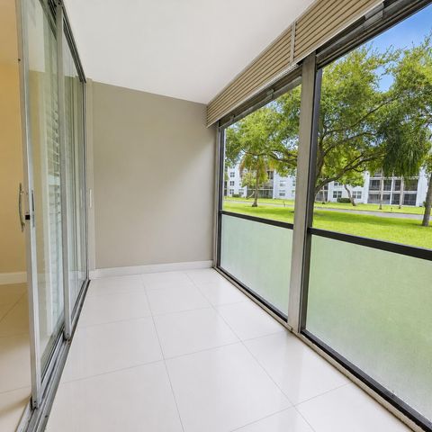117 ROYAL PARK Drive 1H, Oakland Park, FL 33309