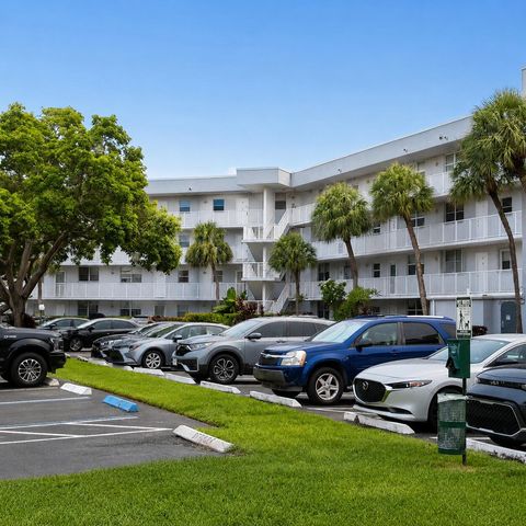 117 ROYAL PARK Drive 1H, Oakland Park, FL 33309