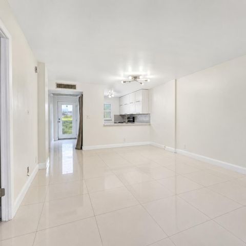 117 ROYAL PARK Drive 1H, Oakland Park, FL 33309