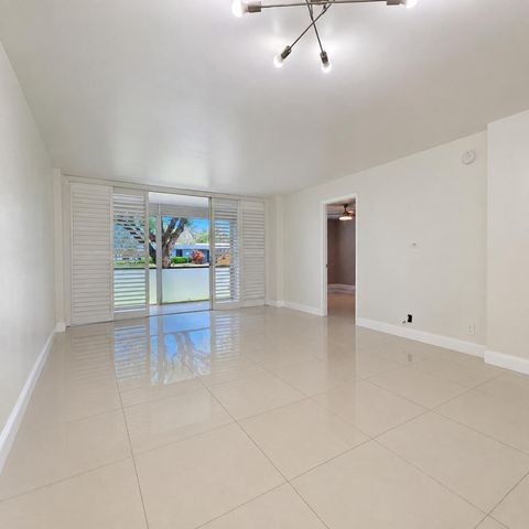 117 ROYAL PARK Drive 1H, Oakland Park, FL 33309