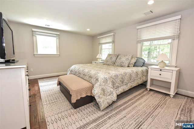 523 Ewing Avenue, Franklin Lakes, NJ 07417