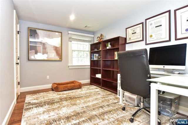 523 Ewing Avenue, Franklin Lakes, NJ 07417