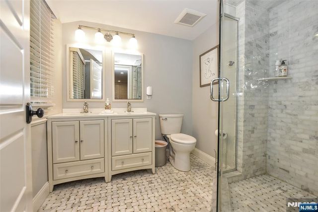 523 Ewing Avenue, Franklin Lakes, NJ 07417