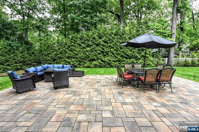 523 Ewing Avenue, Franklin Lakes, NJ 07417