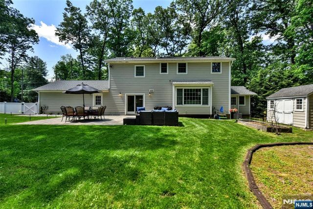 523 Ewing Avenue, Franklin Lakes, NJ 07417