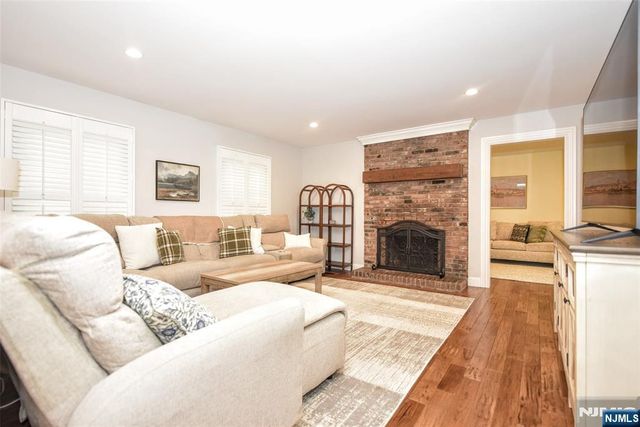 523 Ewing Avenue, Franklin Lakes, NJ 07417