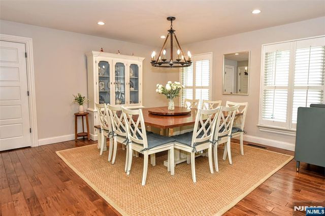 523 Ewing Avenue, Franklin Lakes, NJ 07417