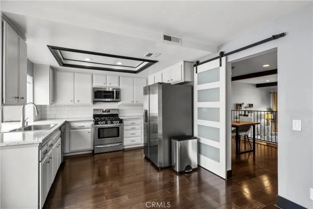 19431 Sherman Way 16, Reseda, CA 91335