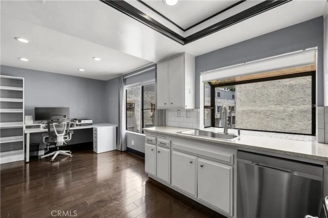 19431 Sherman Way 16, Reseda, CA 91335