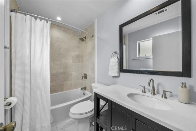 19431 Sherman Way 16, Reseda, CA 91335