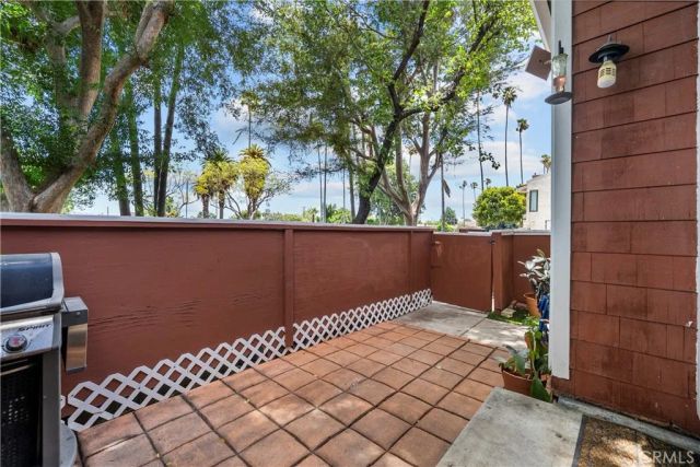 19431 Sherman Way 16, Reseda, CA 91335