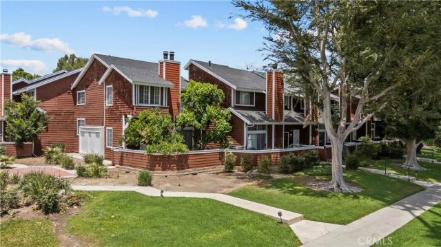19431 Sherman Way 16, Reseda, CA 91335