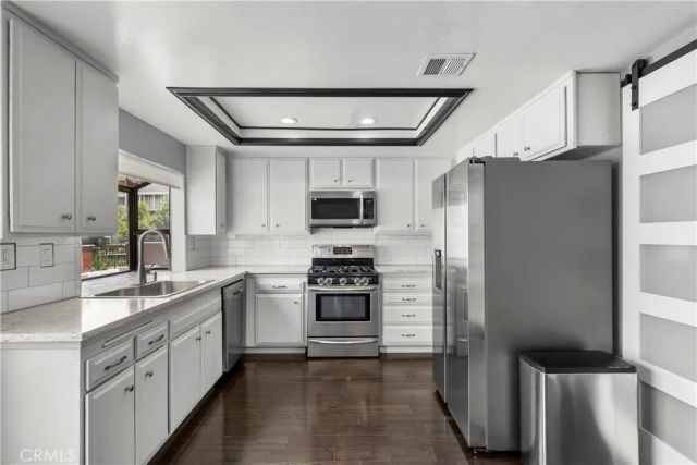19431 Sherman Way 16, Reseda, CA 91335