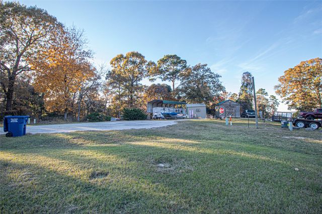 140 Lagoon Ct, Point Blank, TX 77364