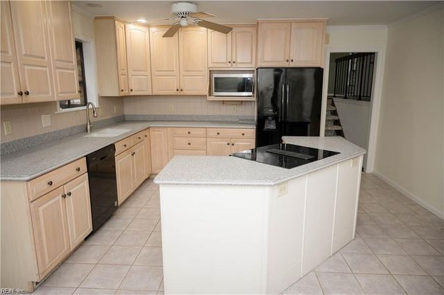 1028 Camino Real S, Virginia Beach, VA 23456