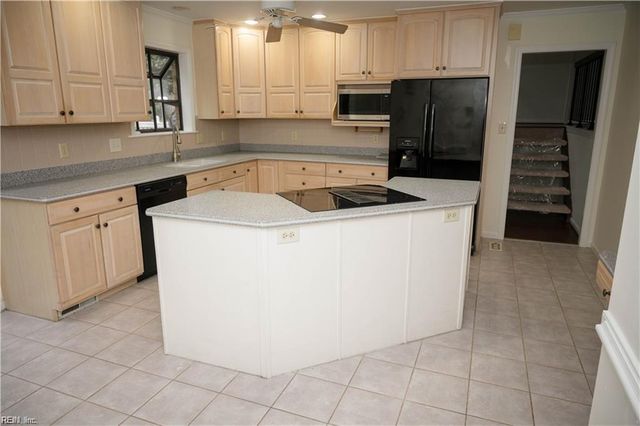 1028 Camino Real S, Virginia Beach, VA 23456