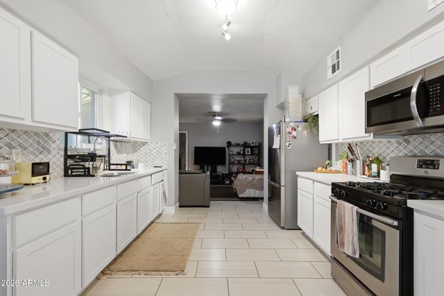 1911 E HARVARD Street, Phoenix, AZ 85006