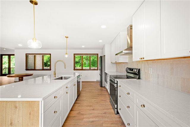 407 Hilltop Ln, Canton Twp, PA 15301