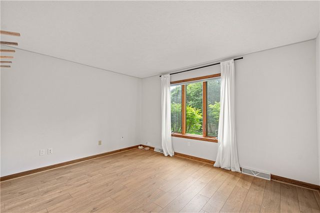 407 Hilltop Ln, Canton Twp, PA 15301
