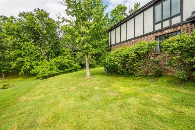 407 Hilltop Ln, Canton Twp, PA 15301