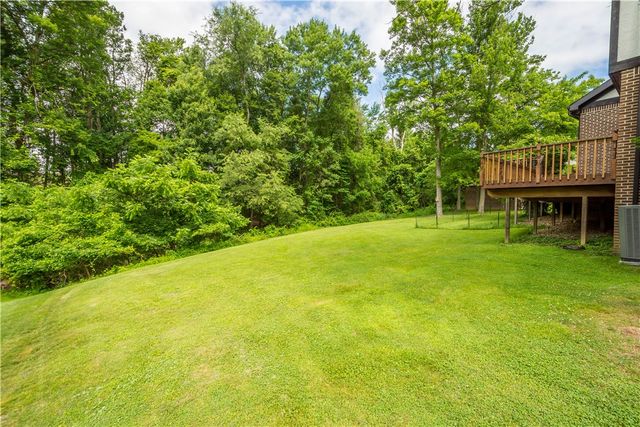 407 Hilltop Ln, Canton Twp, PA 15301