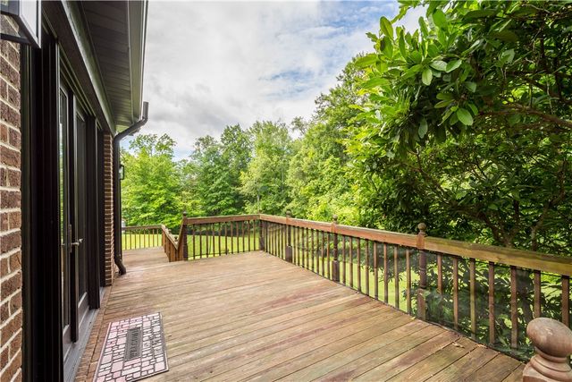 407 Hilltop Ln, Canton Twp, PA 15301