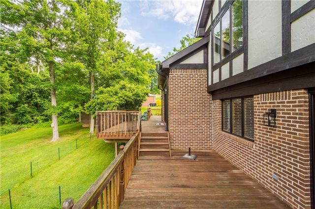 407 Hilltop Ln, Canton Twp, PA 15301