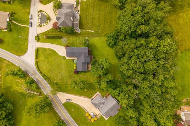 407 Hilltop Ln, Canton Twp, PA 15301
