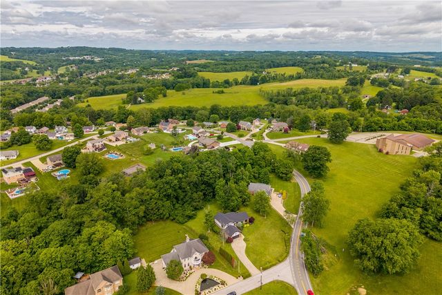 407 Hilltop Ln, Canton Twp, PA 15301