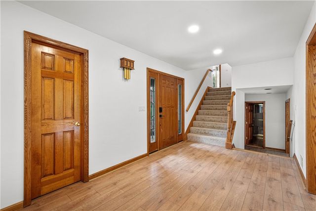 407 Hilltop Ln, Canton Twp, PA 15301