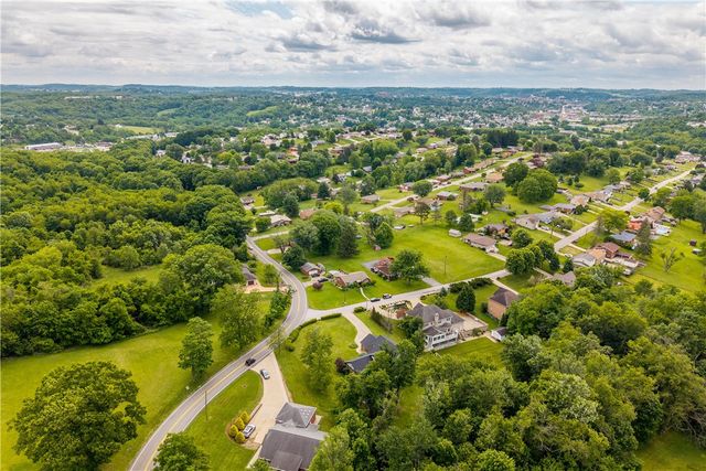 407 Hilltop Ln, Canton Twp, PA 15301