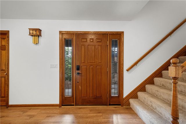 407 Hilltop Ln, Canton Twp, PA 15301