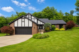 407 Hilltop Ln, Canton Twp, PA 15301