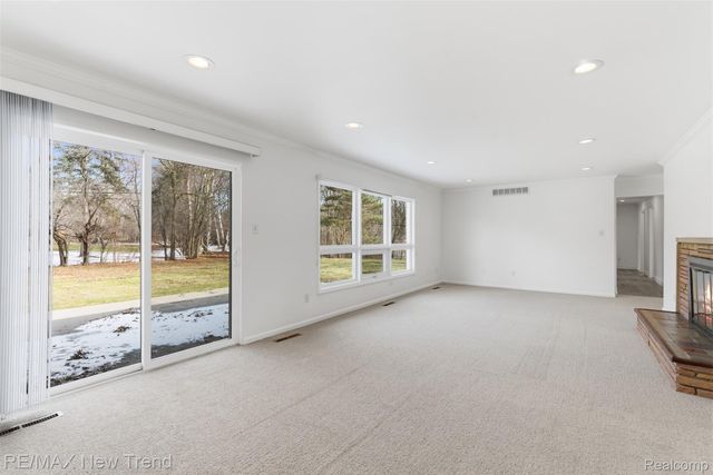 1043 Westview Road, Bloomfield Hills, MI 48304