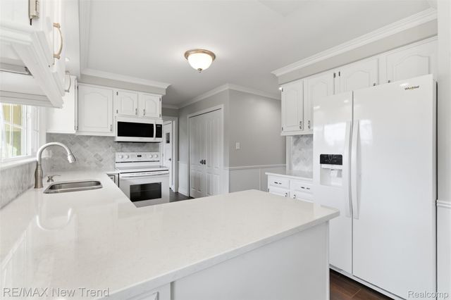 1043 Westview Road, Bloomfield Hills, MI 48304