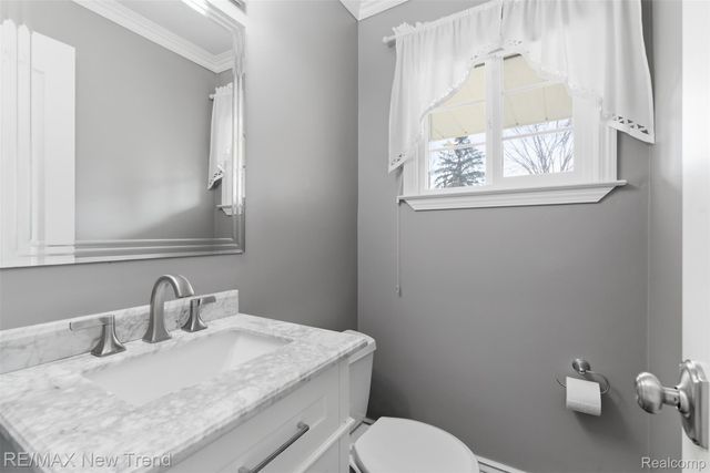 1043 Westview Road, Bloomfield Hills, MI 48304