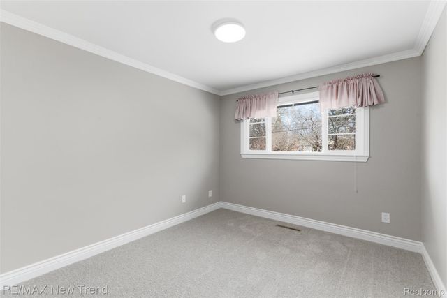 1043 Westview Road, Bloomfield Hills, MI 48304