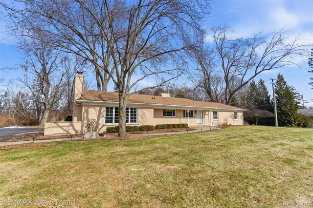 1043 Westview Road, Bloomfield Hills, MI 48304
