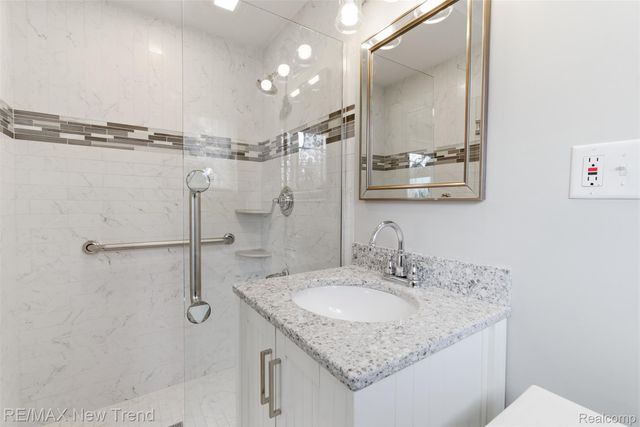 1043 Westview Road, Bloomfield Hills, MI 48304