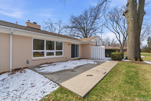 1043 Westview Road, Bloomfield Hills, MI 48304