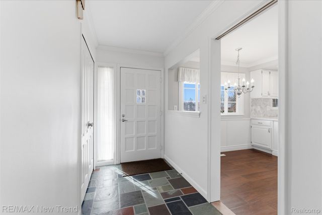 1043 Westview Road, Bloomfield Hills, MI 48304