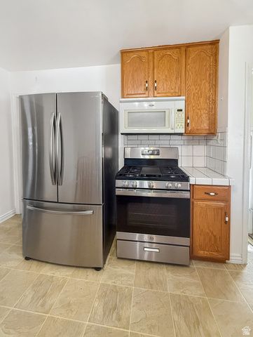 7811 S OAK ST, Sandy, UT 84092