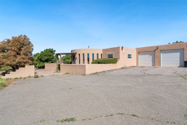 35 Vista Alondra, Santa Fe, NM 87508