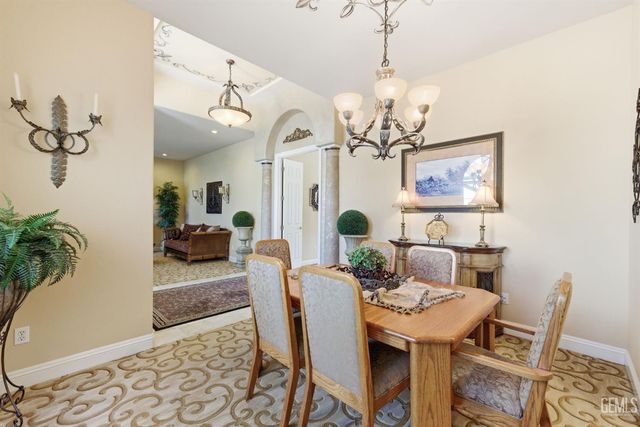 10612 Within Heights Drive, Bakersfield, CA 93311