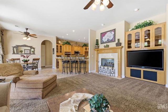 10612 Within Heights Drive, Bakersfield, CA 93311