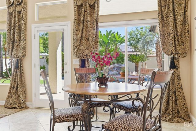 10612 Within Heights Drive, Bakersfield, CA 93311