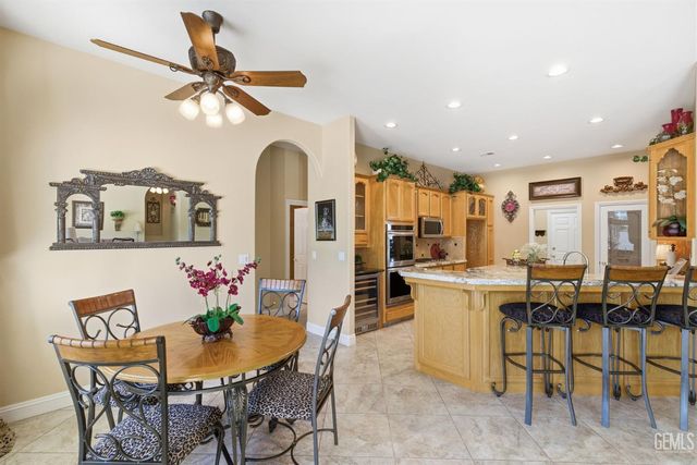 10612 Within Heights Drive, Bakersfield, CA 93311