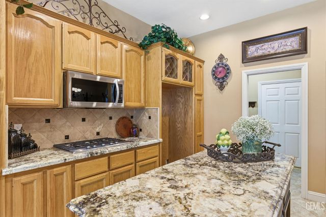 10612 Within Heights Drive, Bakersfield, CA 93311