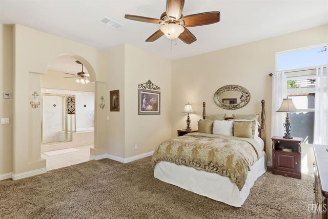 10612 Within Heights Drive, Bakersfield, CA 93311