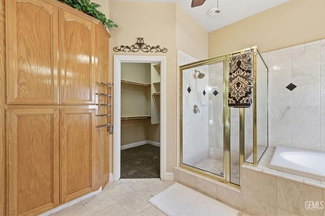 10612 Within Heights Drive, Bakersfield, CA 93311